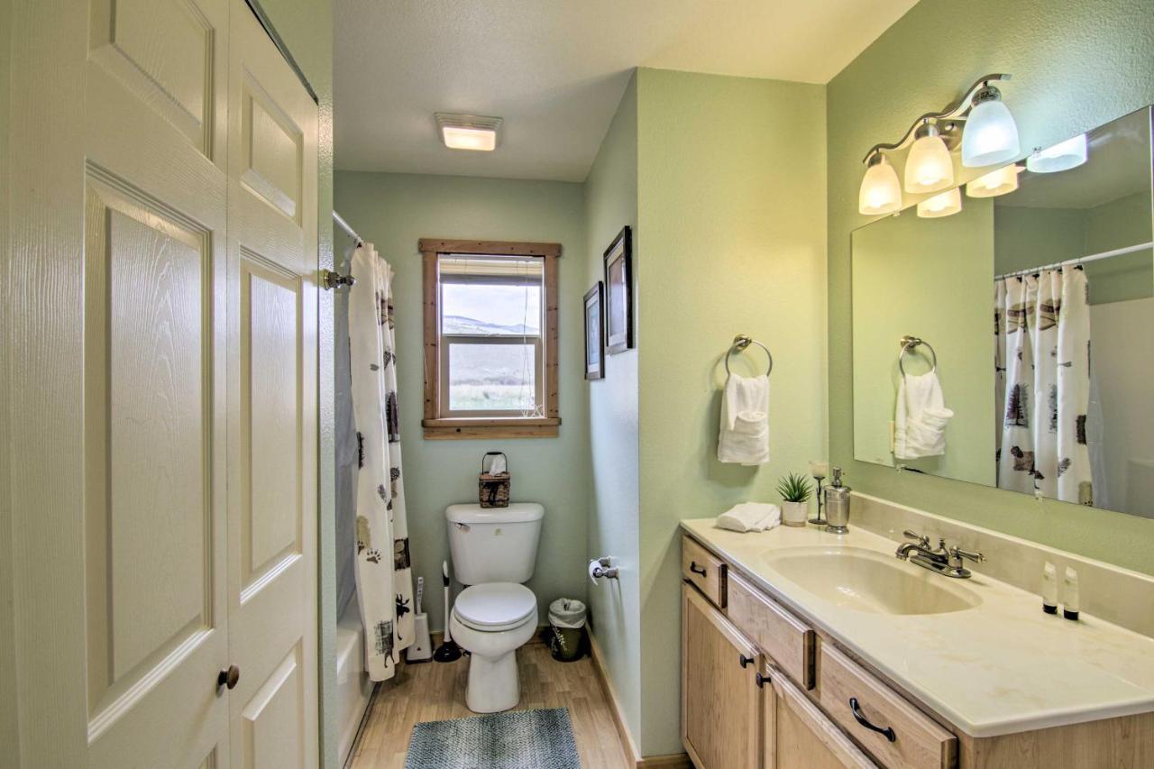 Airy Emigrant Townhome With Sweeping Mtn Views! Exteriör bild